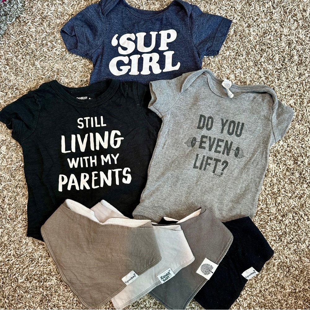 Boys Graphic 6-9 months onesies, bodysuits and Bibs Set